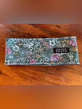 Skida fleece Headband - Green with Pink Accent